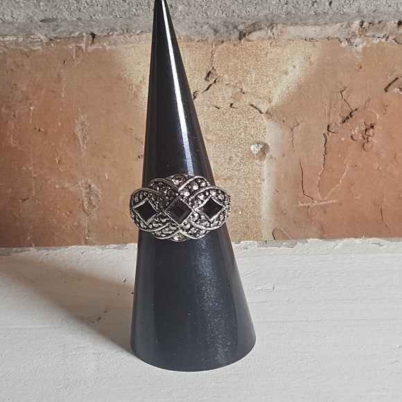 Vintage Avon Cocktail Ring Size 6 1/2 "Victorian Revival" - Picture 2 of 8